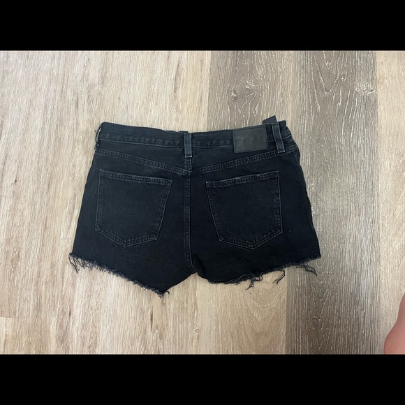 Aritzia Denim Forum- Yoko Short - Picture 4 of 5